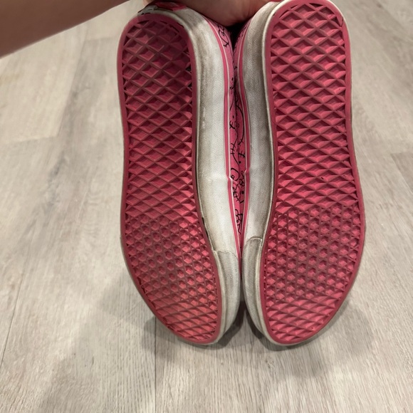 VANS Old Skool Hello Kitty Women's Low Top Sneakers, Size 10, Pink And Black - Picture 5 of 7